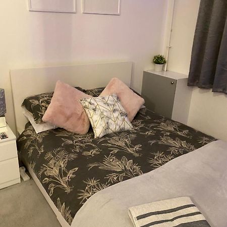 Luxury 1 Bedroom Apartment Londen Buitenkant foto