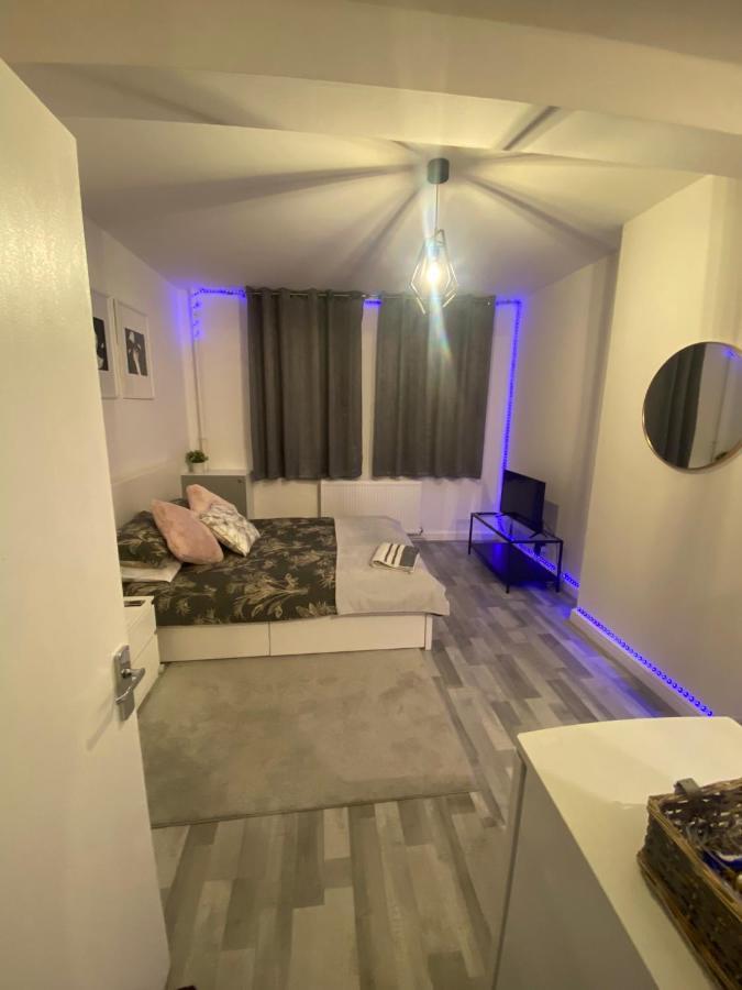 Luxury 1 Bedroom Apartment Londen Buitenkant foto