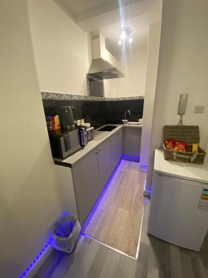 Luxury 1 Bedroom Apartment Londen Buitenkant foto