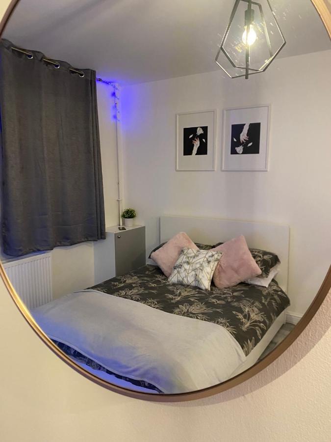 Luxury 1 Bedroom Apartment Londen Buitenkant foto