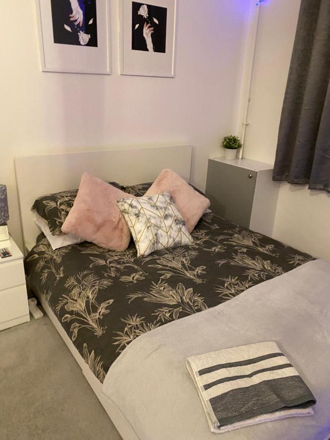 Luxury 1 Bedroom Apartment Londen Buitenkant foto
