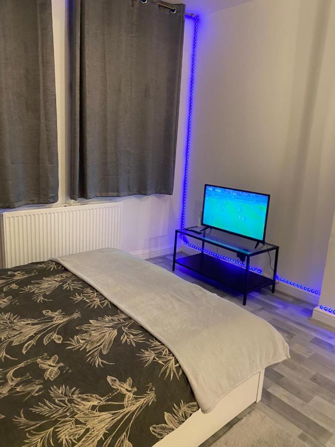 Luxury 1 Bedroom Apartment Londen Buitenkant foto